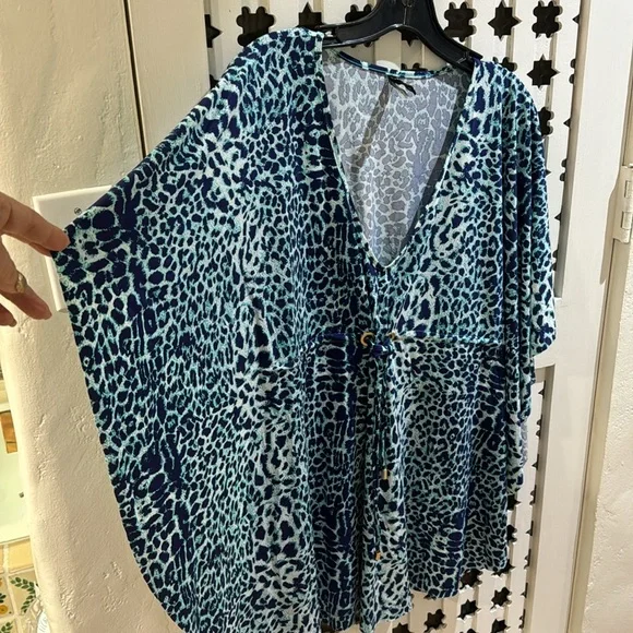 VIX pool coverup size medium - Picture 4 of 7